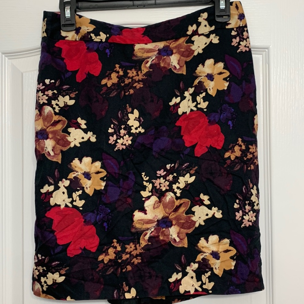 Loft zip up lined pencil skirt size 2